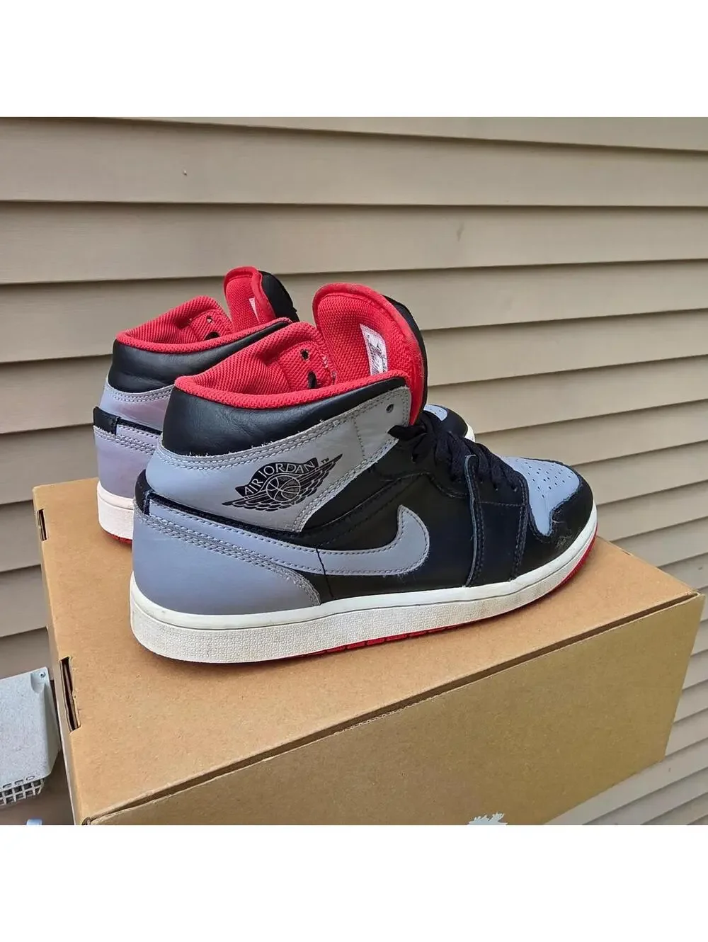 Jordan 1 Mid SE black multi coloured trainers. Size US 9 #sneakers #jordan